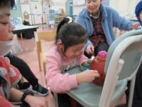 飛び出したらビックリ！